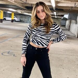 SHEIN long sleeve light weight zebra top size m